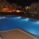 Zebra 3 Piscines * Адехе