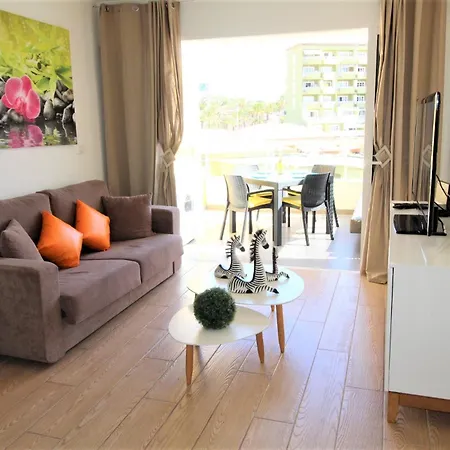 Zebra 3 Piscines Апартаменти