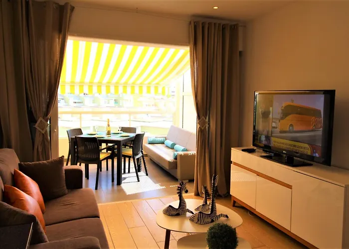 Zebra 3 Piscines Апартаменти